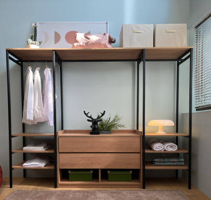 Lemari Pakaian Fungsional dan Elegan