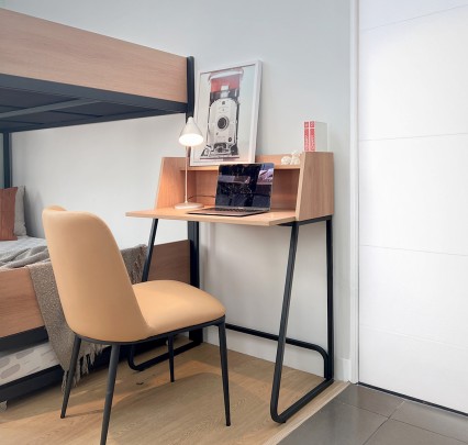 Meja Belajar Compact, Simple & Fungsional